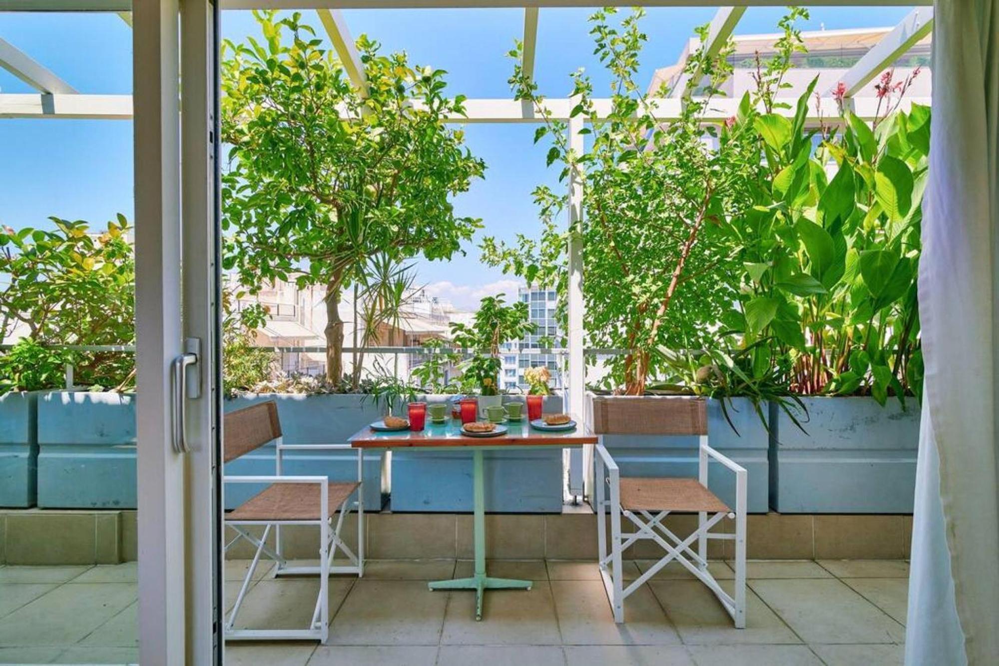 360 View In Roof Top Appartment With Patio Athena Bagian luar foto
