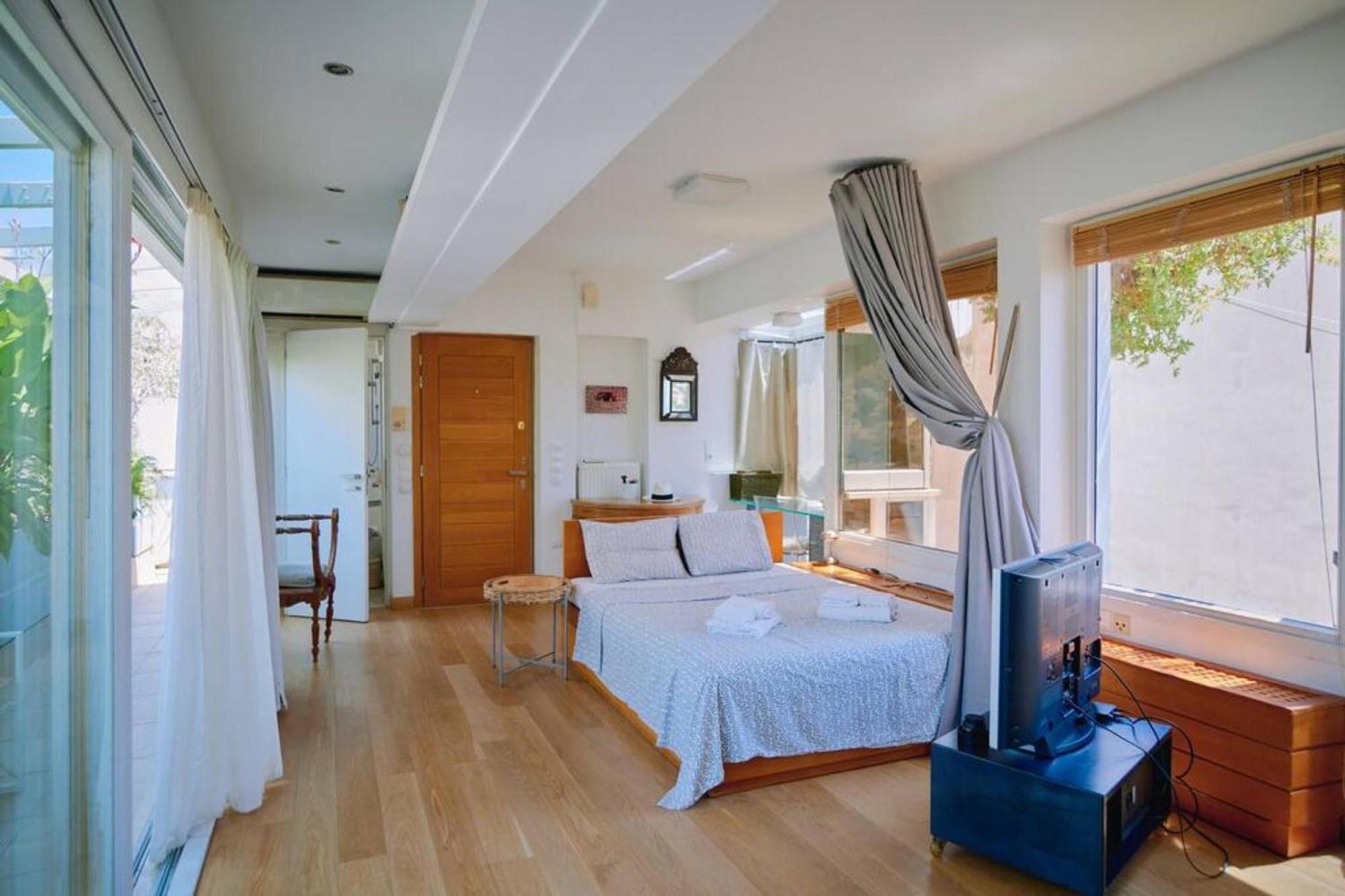 360 View In Roof Top Appartment With Patio Athena Bagian luar foto